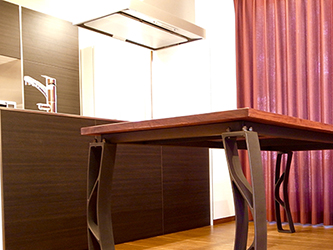 �_�C�j���O�e�[�u��